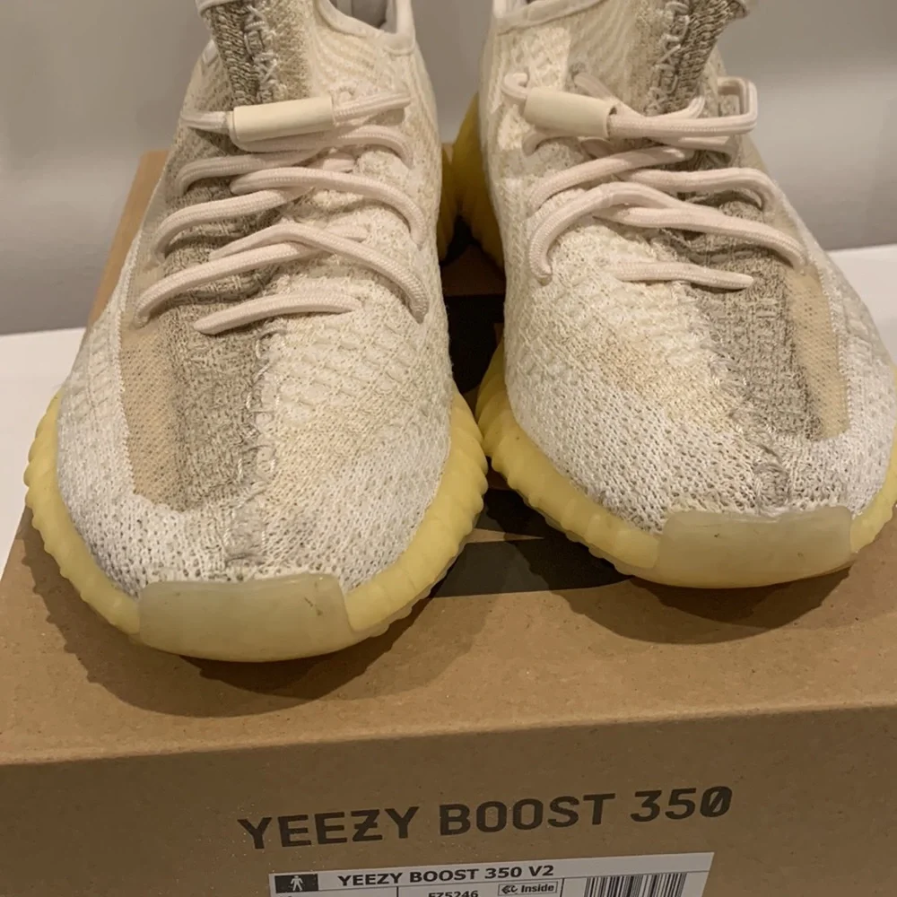 YEEZY‎ Boost 350 V2